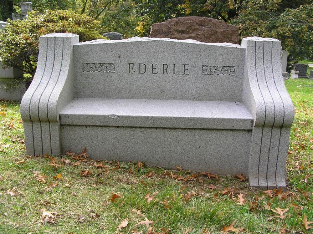 Ederle's grave in Woodlawn Cemetary